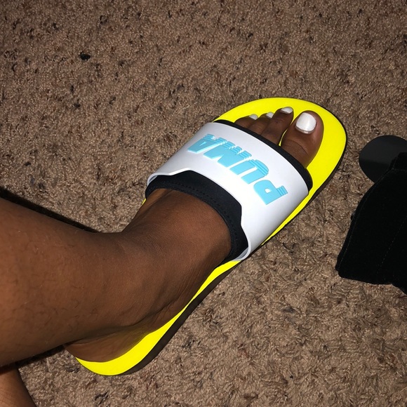 Fenty Slides - Picture 3 of 3